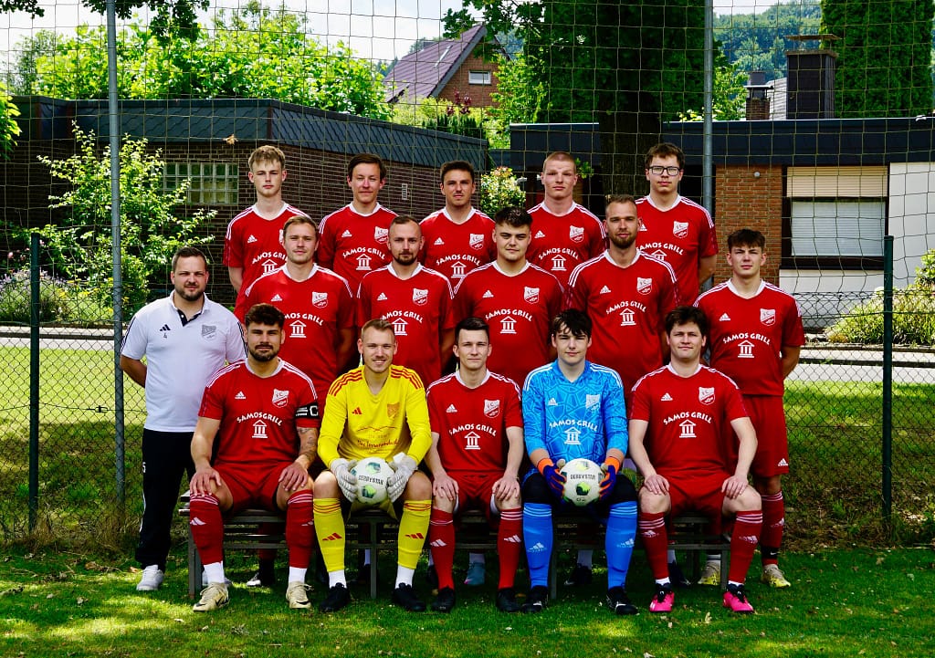 Mannschaftsfoto der 1. Herren des FC Bissendorf